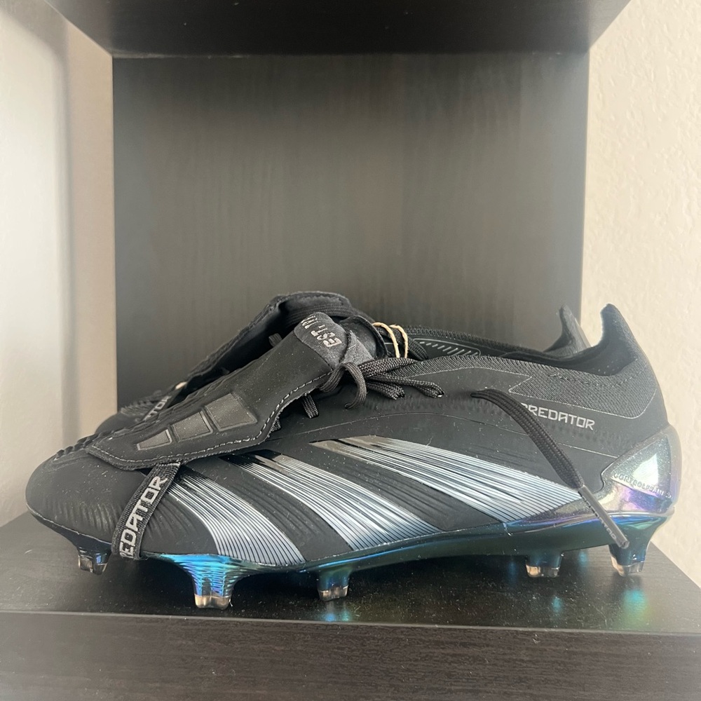 Adidas Predator Elite FT FG Black Carbon
Men’s Size 7/Women’s Size 8